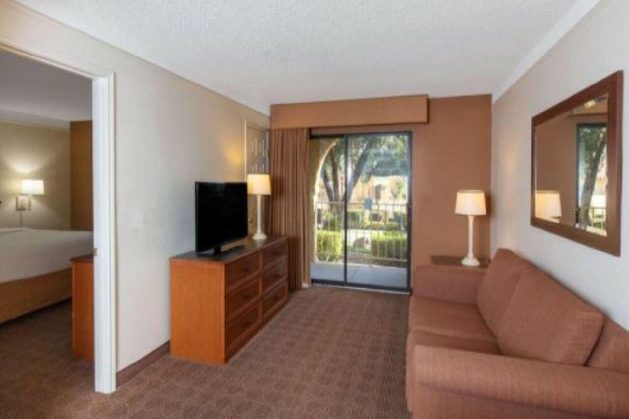 La Quinta By Wyndham Las Vegas Airport N Conv. Bagian luar foto