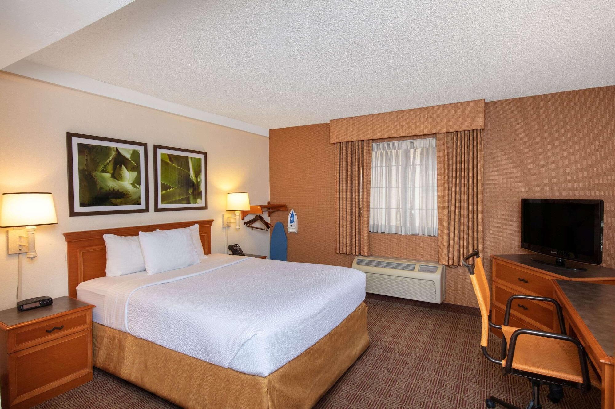 La Quinta By Wyndham Las Vegas Airport N Conv. Bagian luar foto