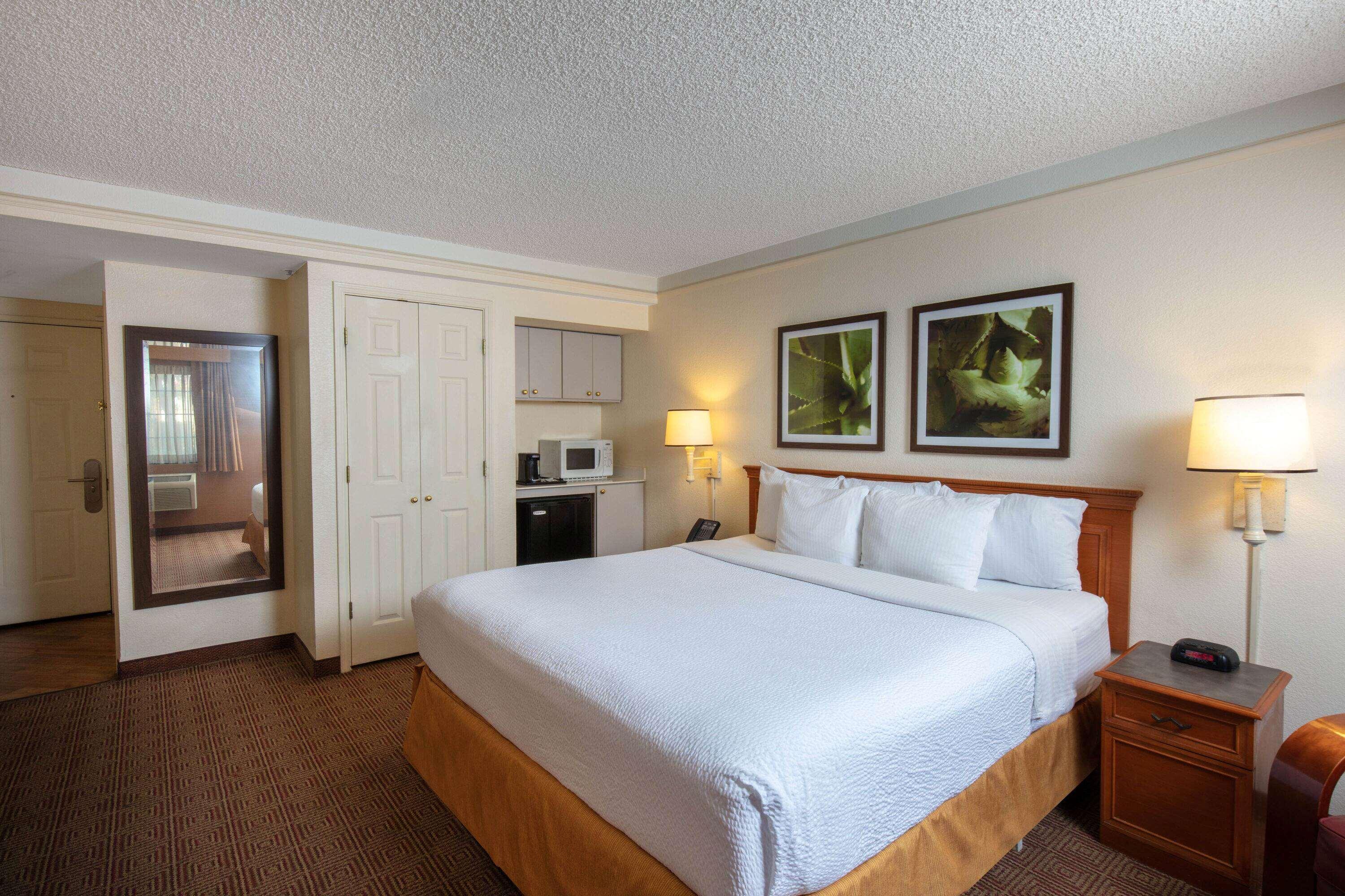 La Quinta By Wyndham Las Vegas Airport N Conv. Bagian luar foto